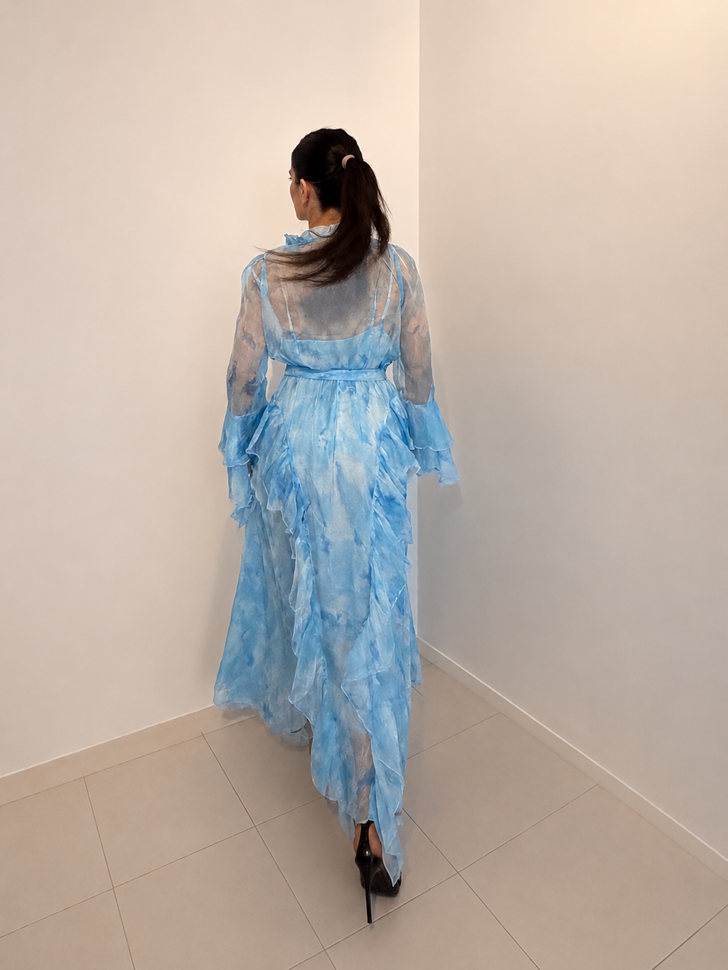 VESTIDO MIDI FLUIDO ORGANZA