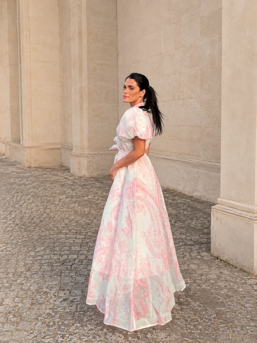 VESTIDO ROSA CORNOCÓPIAS MANGAS BALÃO