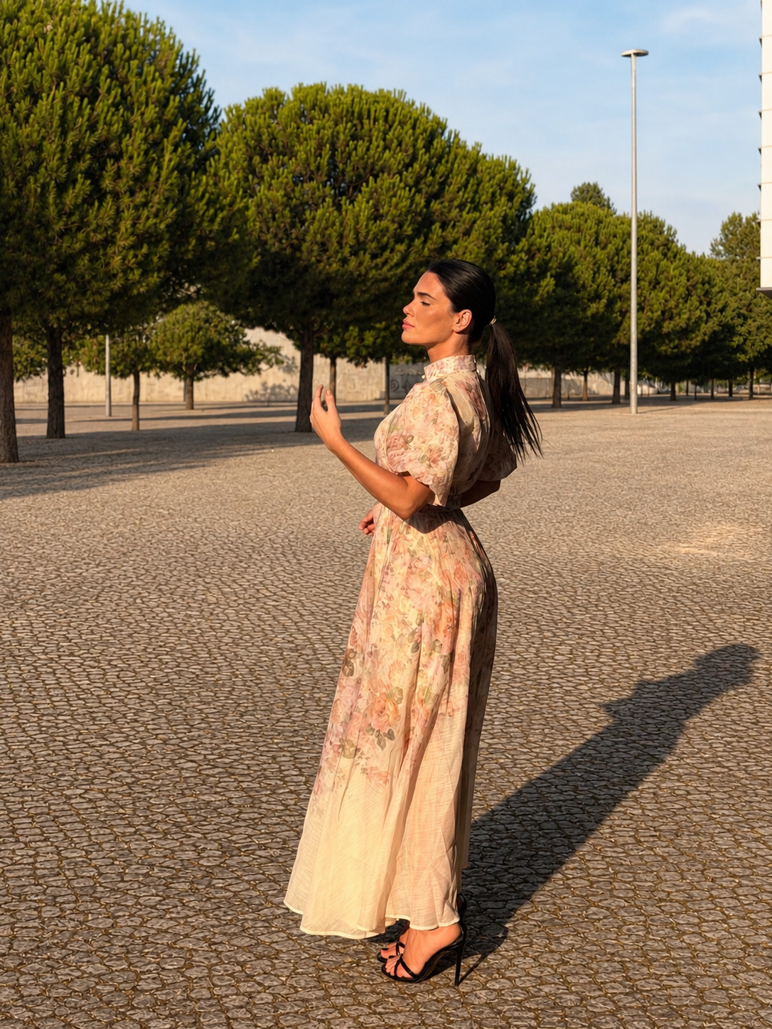 VESTIDO EM ORGANZA MANGAS BALÃO