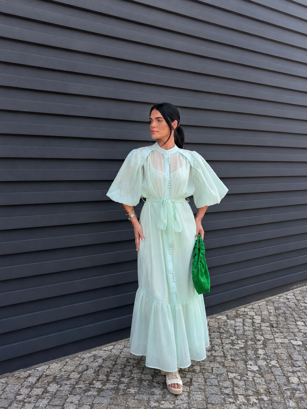 VESTIDO MIDI EM ORGANZA