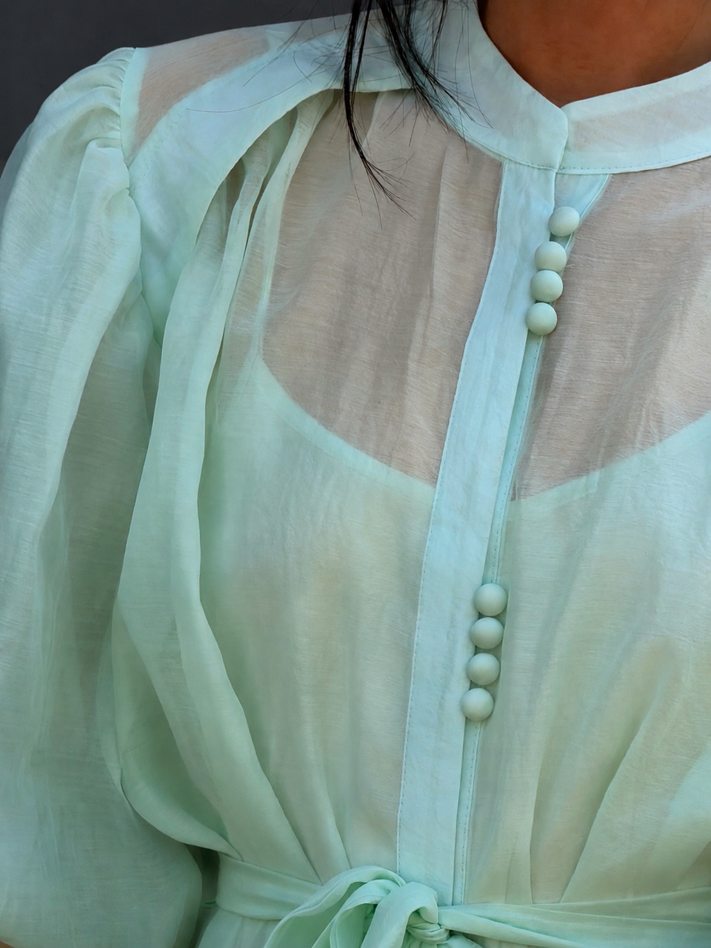 VESTIDO MIDI EM ORGANZA