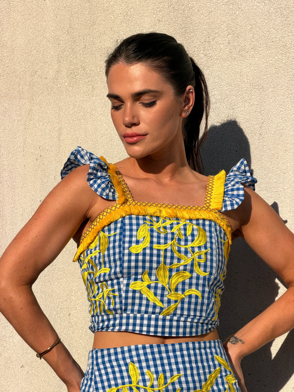 CONJUNTO AZUL BORDADO AMARELO
